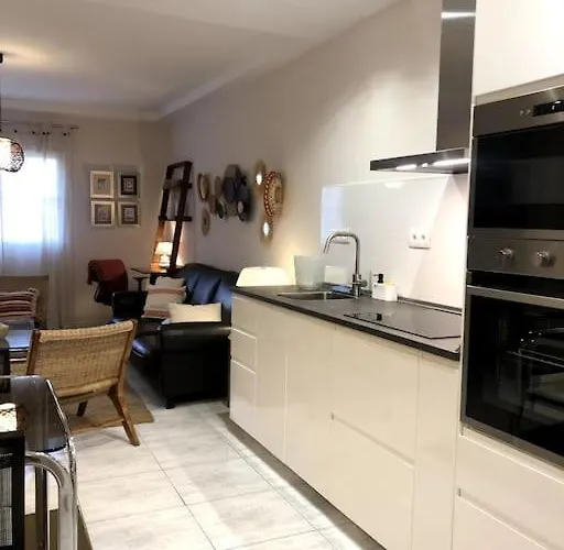 Laurel Laguna Membrillosuites Collection לה לגונה