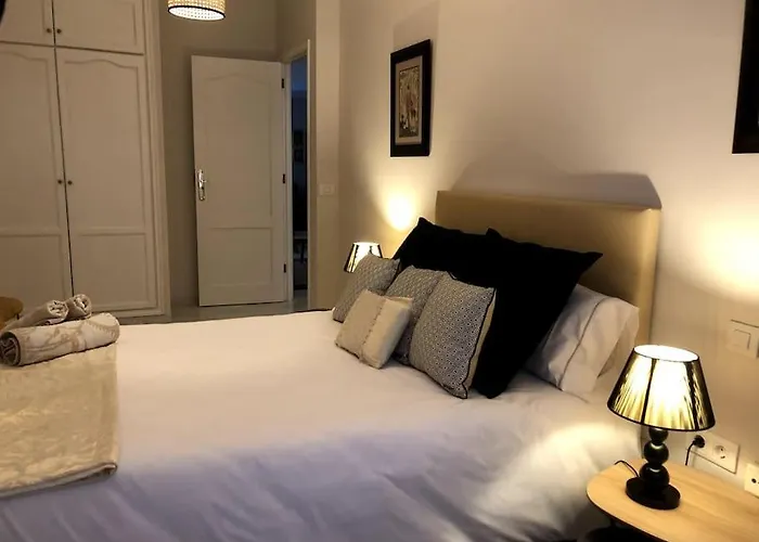 Laurel Laguna Membrillosuites Collection 아파트