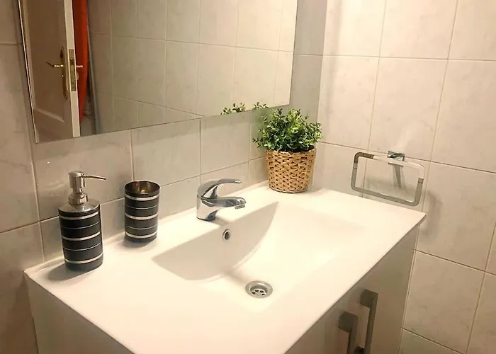 Laurel Laguna Membrillosuites Collection *